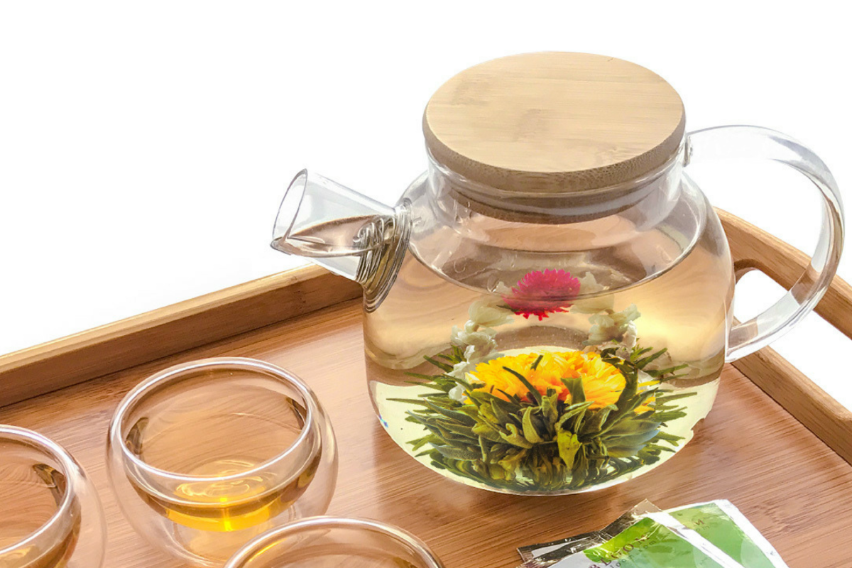 Blooming Tea Flowers: Simple DIY Flower Centerpieces